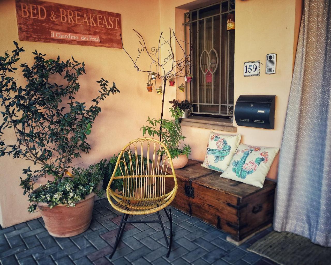 론코프레도 Il Giardino Dei Frati B&B 외부 사진